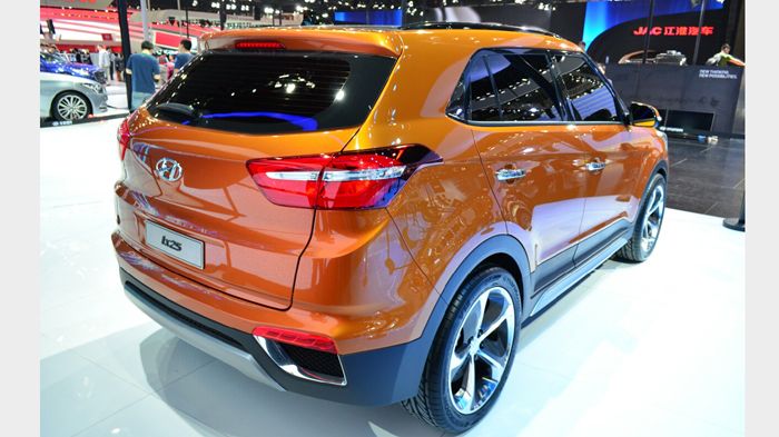 Το ix25 concept φέρει –παρόλο που είναι μικρό σε διαστάσεις- έναν 2λιτρο κινητήρα βενζίνης.
